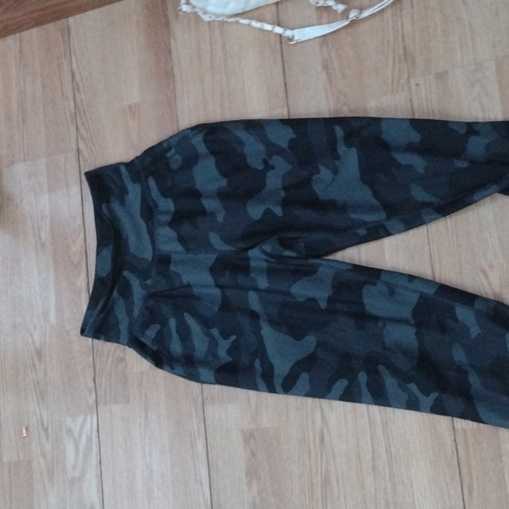 camo leggings